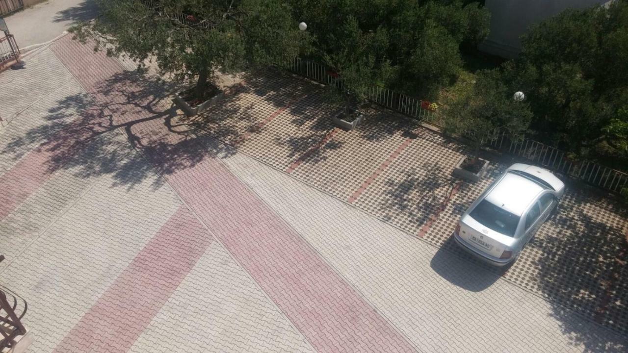 Apartmani Šutić Promajna Bagian luar foto