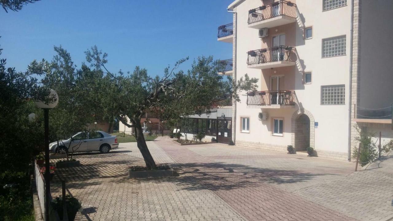 Apartmani Šutić Promajna Bagian luar foto