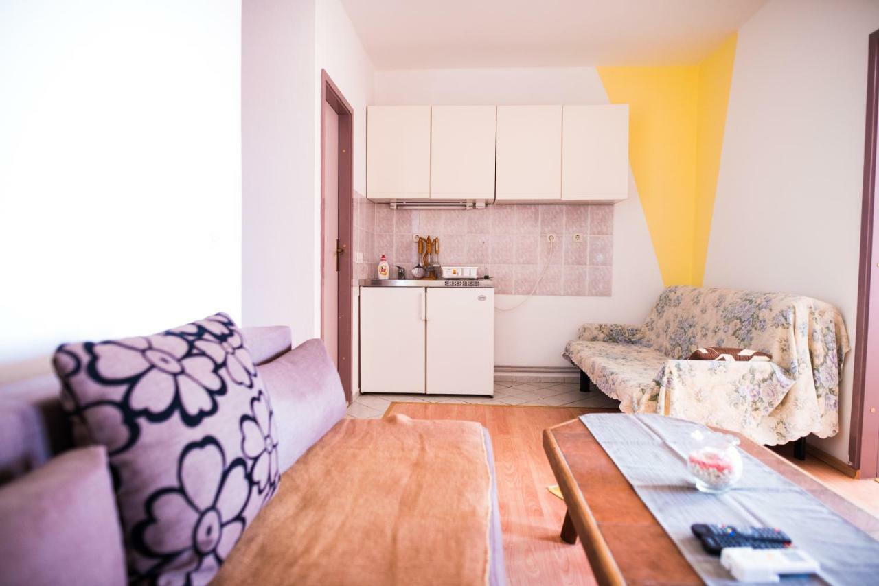 Apartmani Šutić Promajna Bagian luar foto